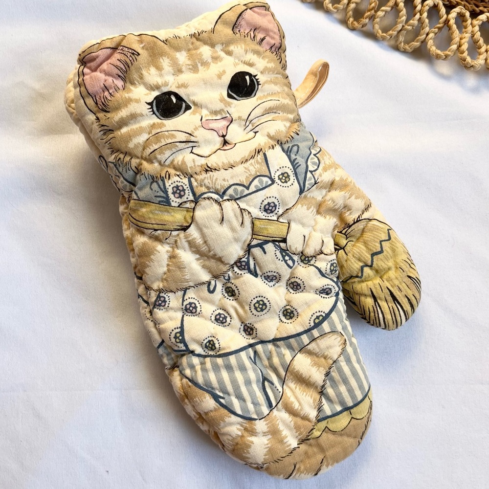 Vintage 80s Cat Cottagecore Quilted Oven Mitt Potholder - Picture 2 of 6